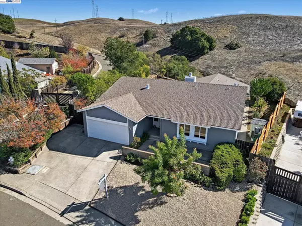 241 Lilac Cir, Hercules, CA 94547