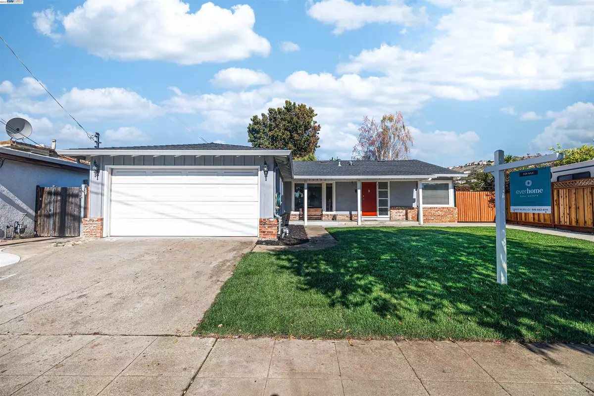 Hayward, CA 94555,30482 Oakmont Way