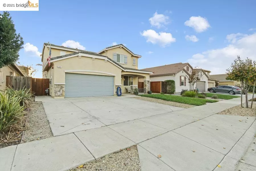 1331 Maple Dr, Oakley, CA 94561