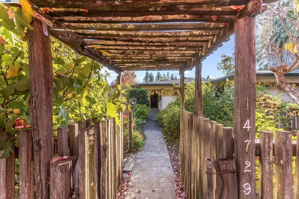 713 Grove St, Healdsburg, CA 95448