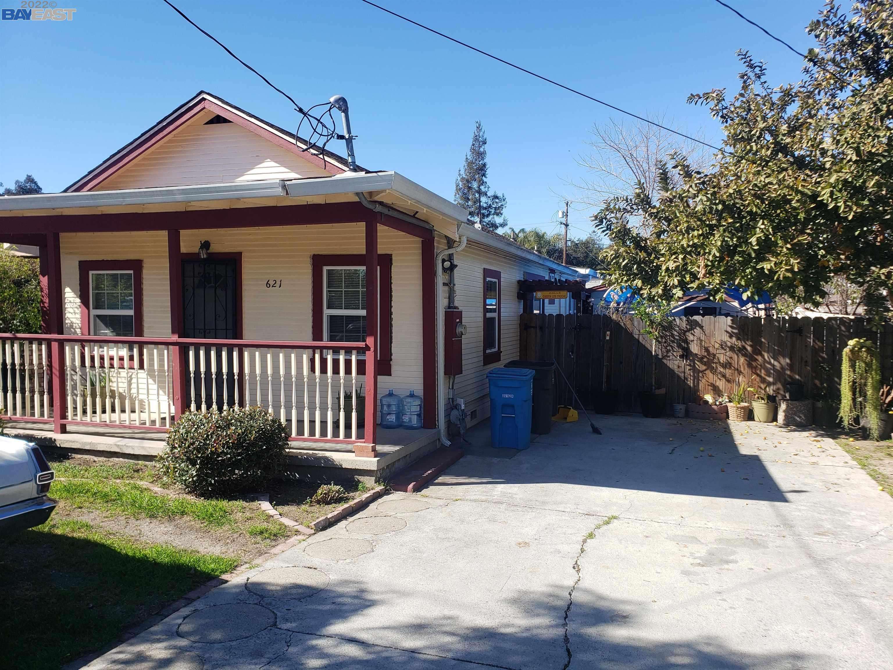 621 Macarthur Ave, Redwood City, CA 94063