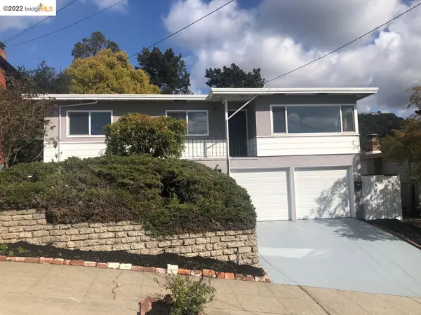 4876 Reinhardt Dr, Oakland, CA 94619