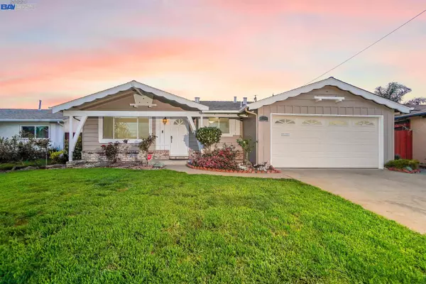 25557 Calaroga Ave, Hayward, CA 94545