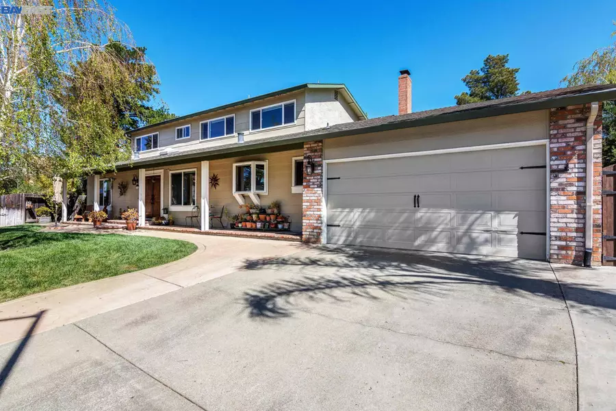 11 Mt Lee Pl, Clayton, CA 94517