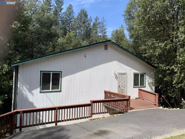 21896 Fallview Dr, Sonora, CA 95370