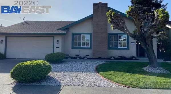 1281 Berrydale Dr, Petaluma, CA 94954