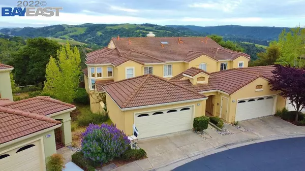 22104 E Lyndon Loop, Castro Valley, CA 94552