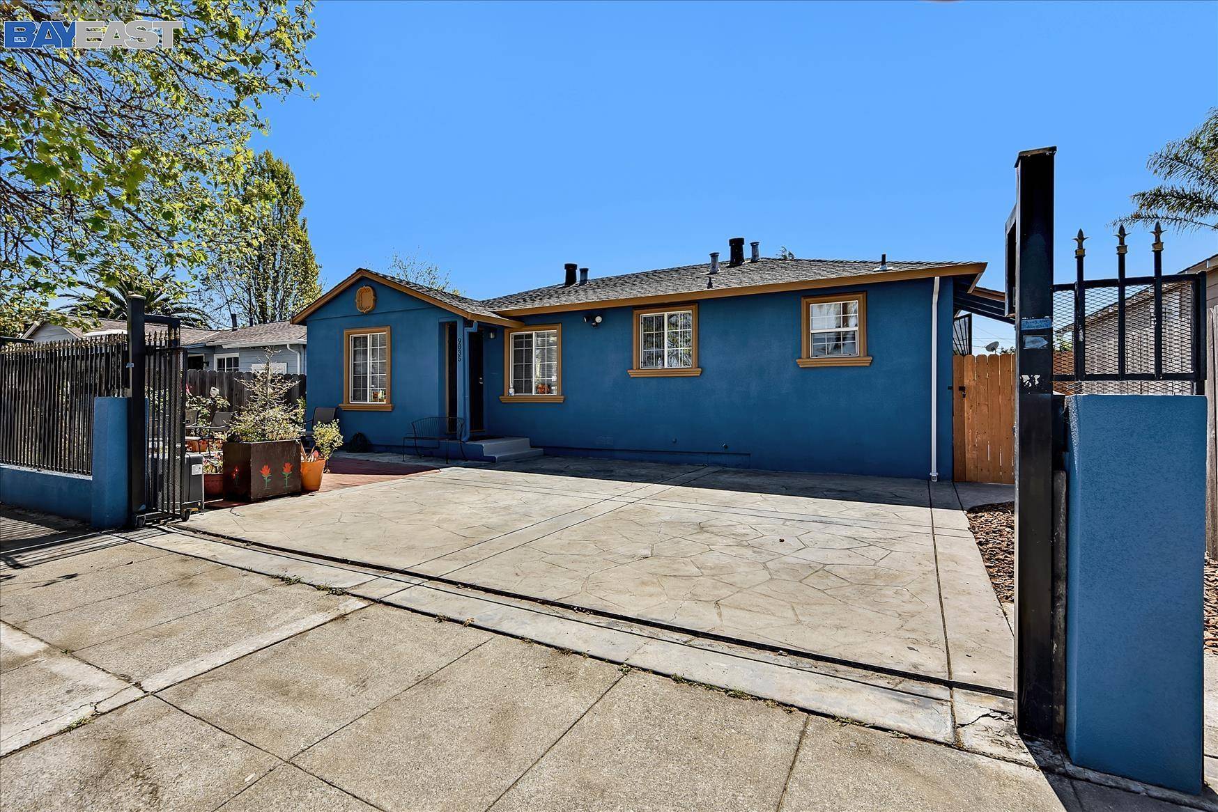 9835 Edes Ave, Oakland, CA 94603