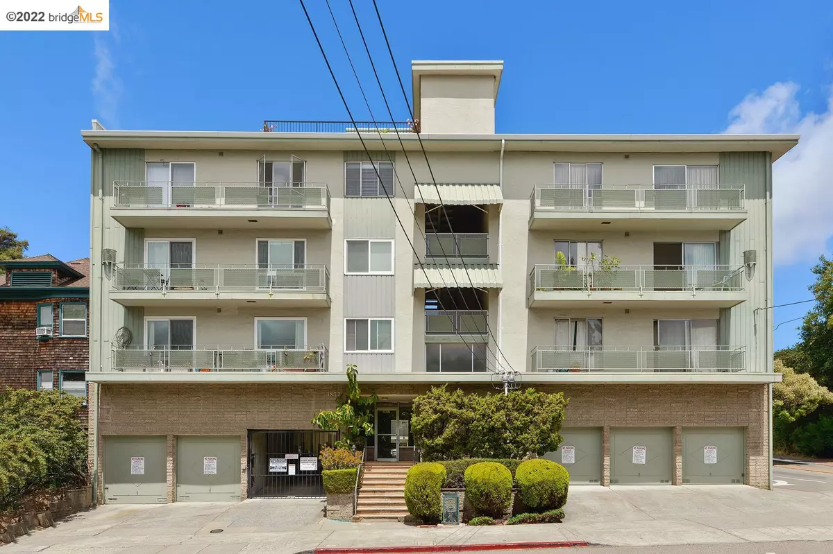 Oakland, CA 94611,3877 Howe St #302