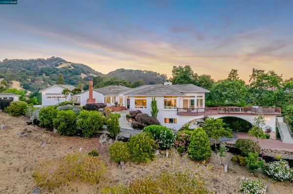 3433 Shangri La Rd, Lafayette, CA 94549