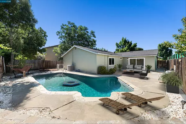 273 Arlington Way, Vacaville, CA 95687