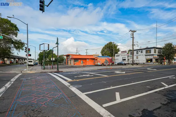 Oakland, CA 94601,3132 E 12Th St