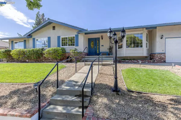 24 Carroll Dr., Pittsburg, CA 94565