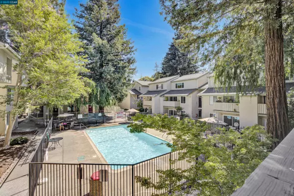 2712 Oak Rd #53, Walnut Creek, CA 94597