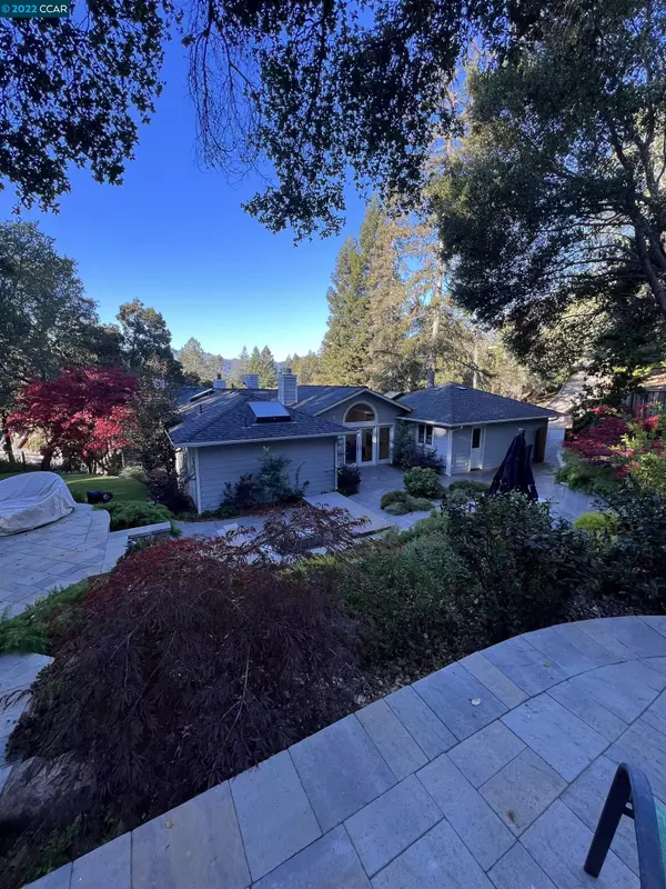 20 El Gavilan, Orinda, CA 94563