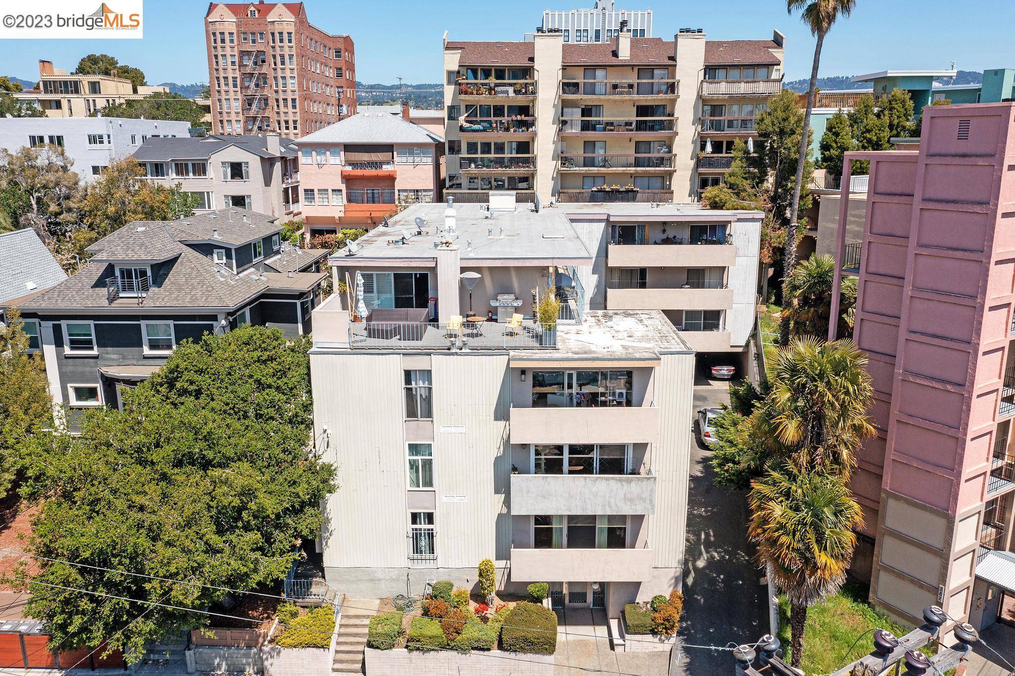 280 Park View Ter #303, Oakland, CA 94610