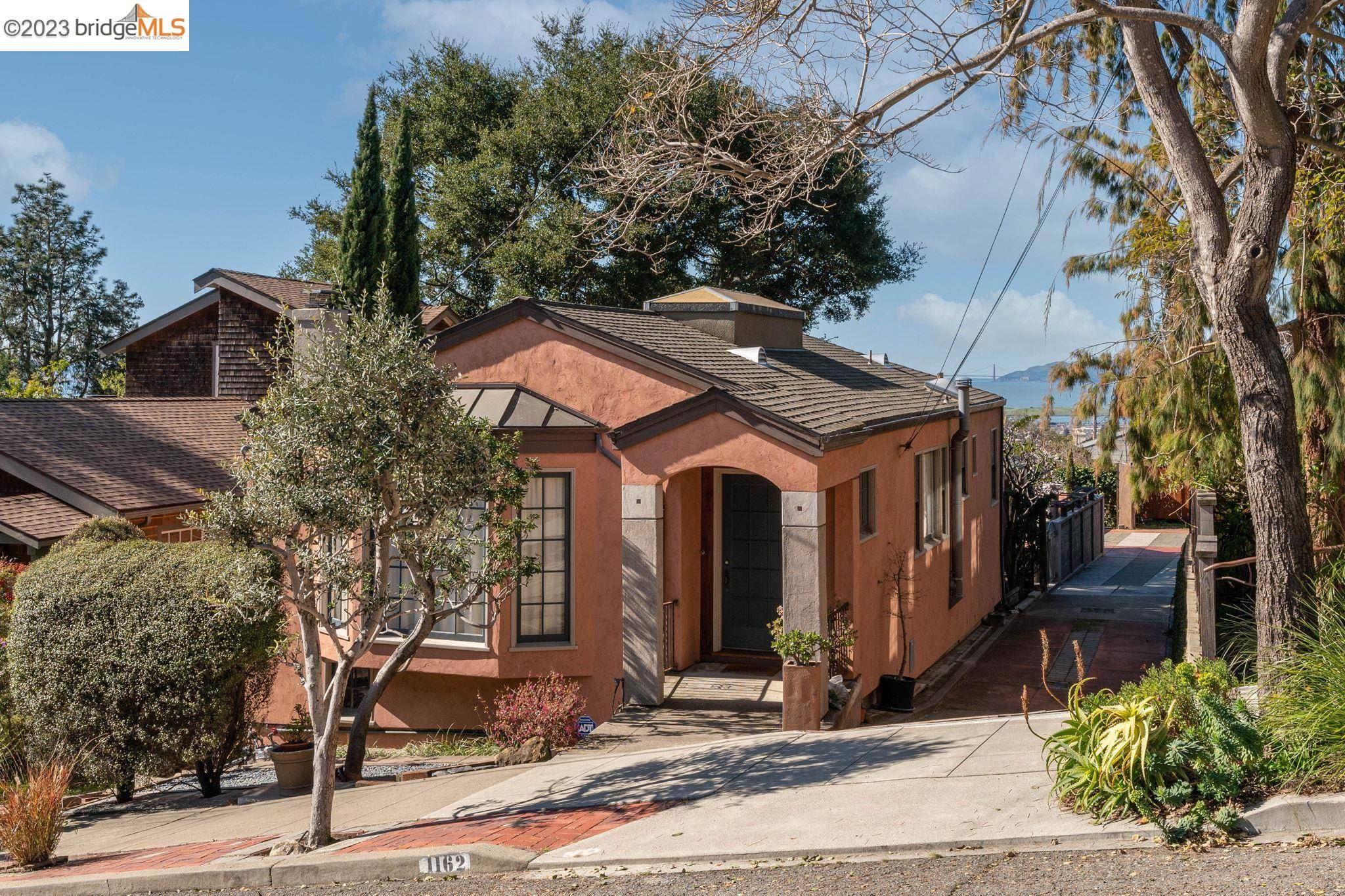 1162 Arch St, Berkeley, CA 94708