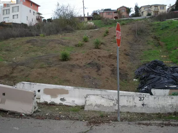 Oakland, CA 94605,6318 Buena Ventura AVE