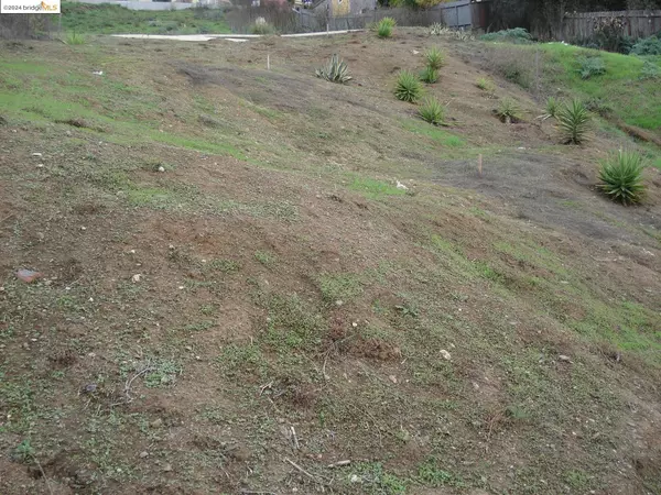 Oakland, CA 94605,6318 Buena Ventura AVE