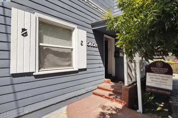 Oakland, CA 94609,5659 Telegraph Ave