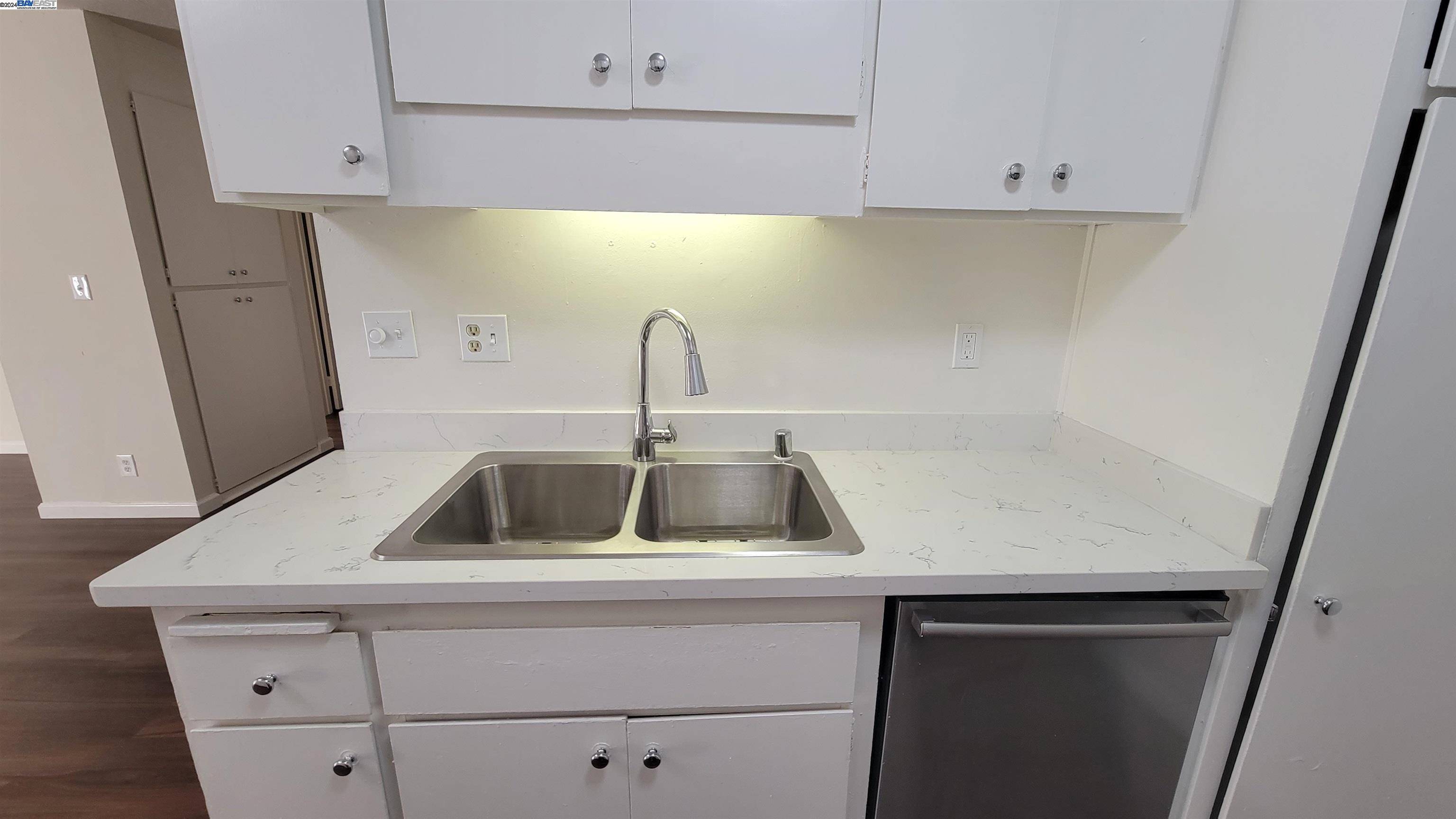 Alameda, CA 94501,1321 Webster St #D119