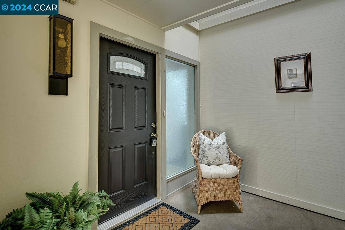 Walnut Creek, CA 94595,1601 Oakmont Dr #6