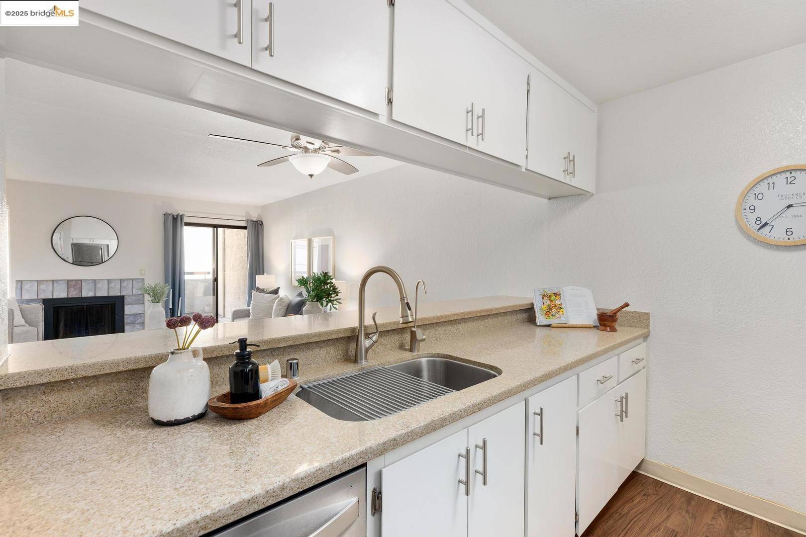 Concord, CA 94520,1391 Monument BLVD #APT 8