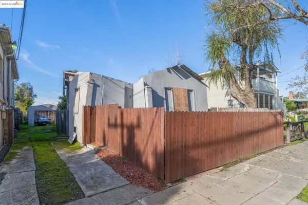 Berkeley, CA 94702,3032 Mabel St