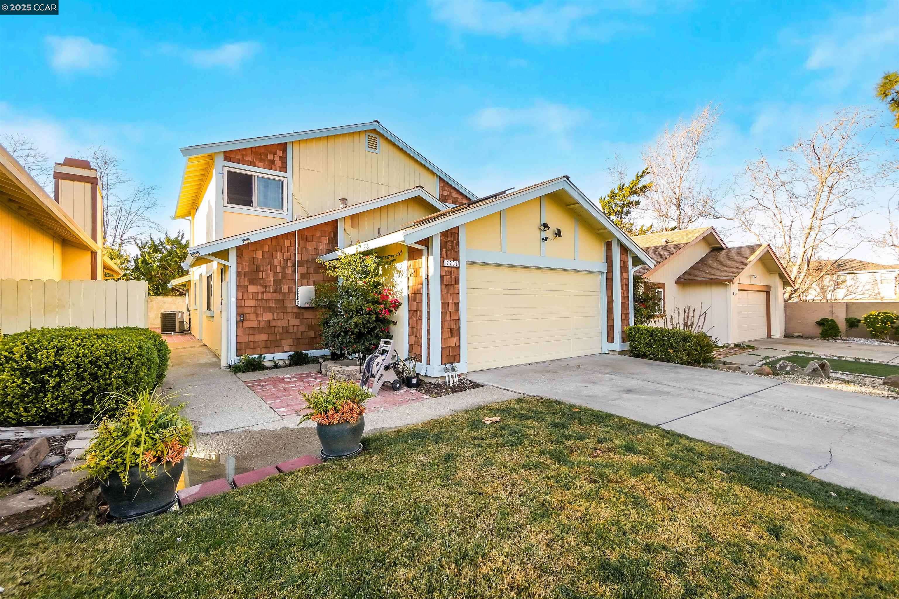 2202 Old Creek Cir, Pittsburg, CA 94565