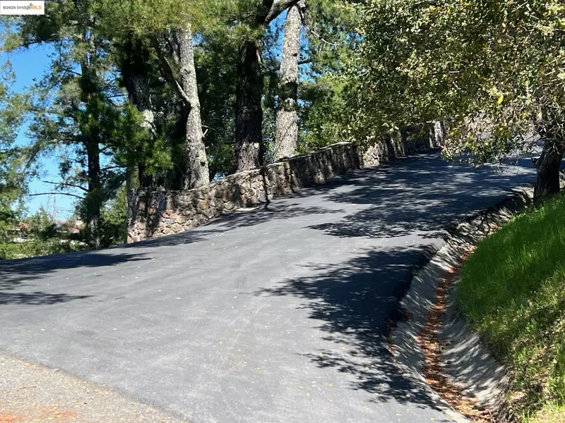 58 Zander Court, Orinda, CA 94563
