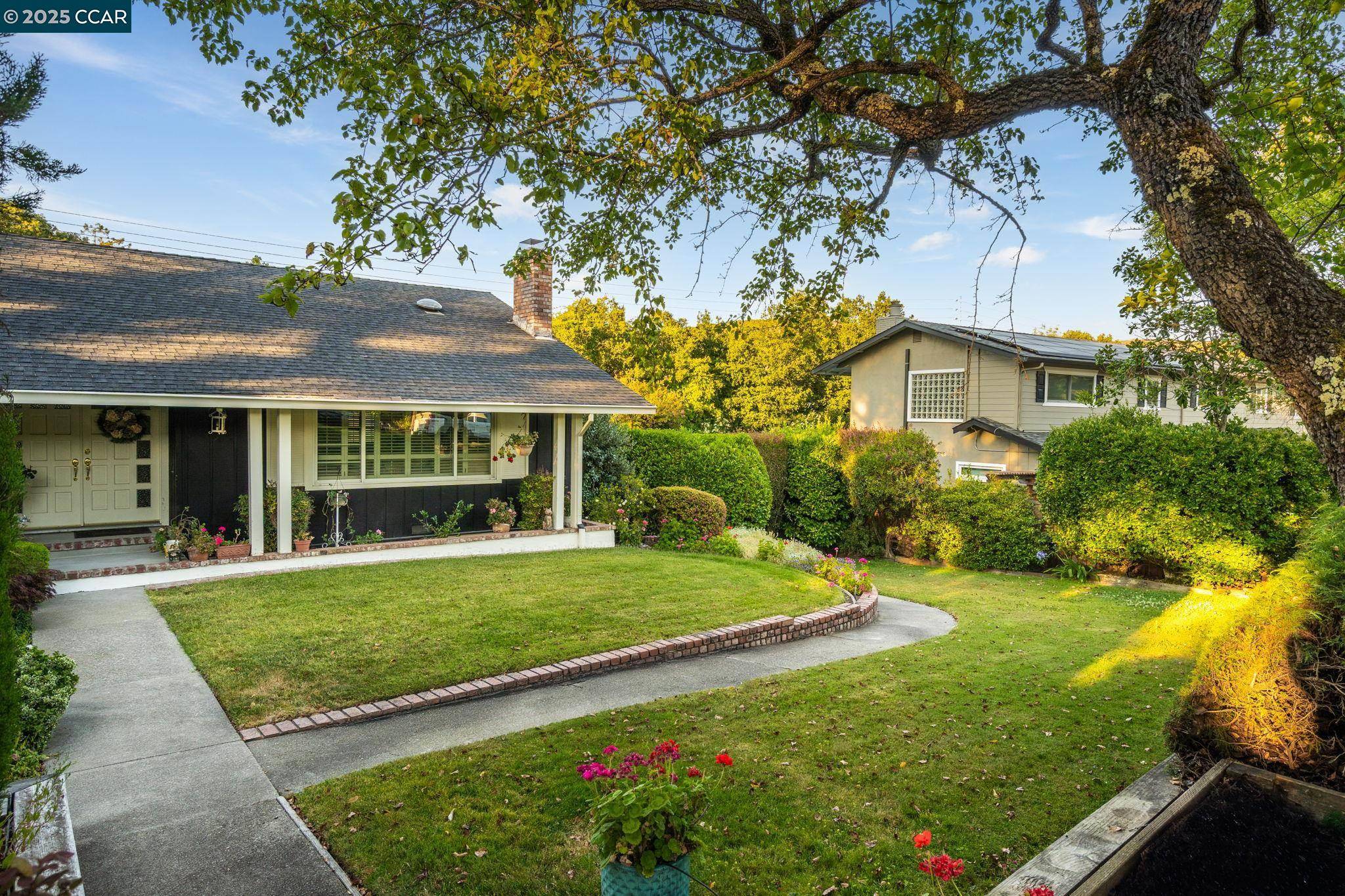 Moraga, CA 94556,74 Gaywood Pl