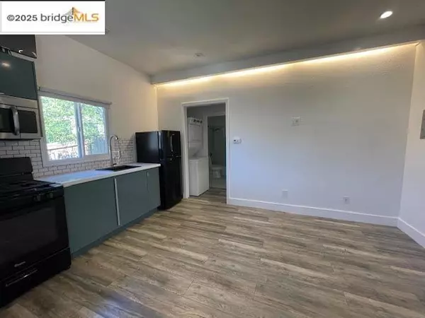 Oakland, CA 94601,2304 E 22nd ST