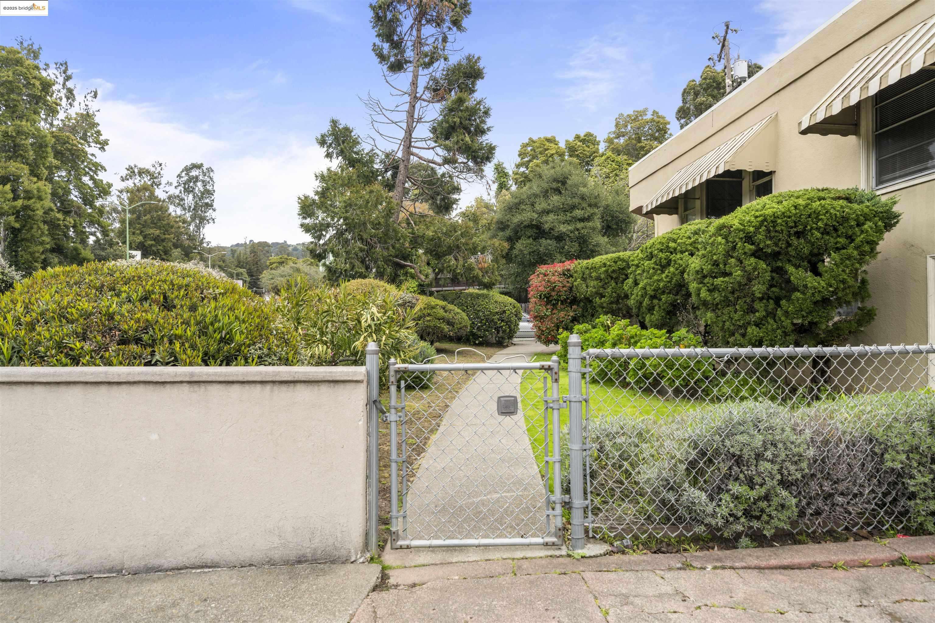 Oakland, CA 94605,3440 Seminary Ave