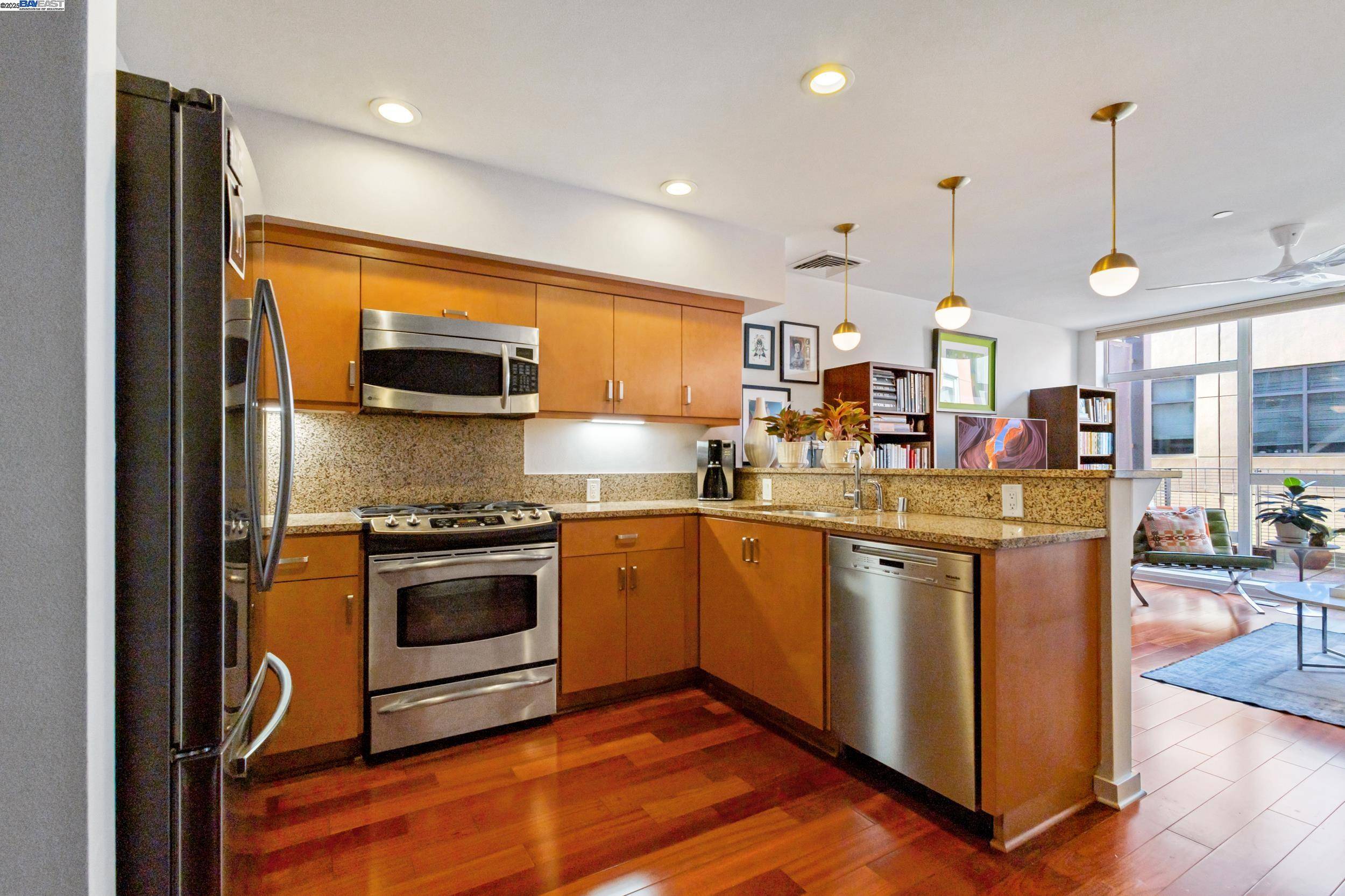 Oakland, CA 94612,630 Thomas L Berkley Way #514