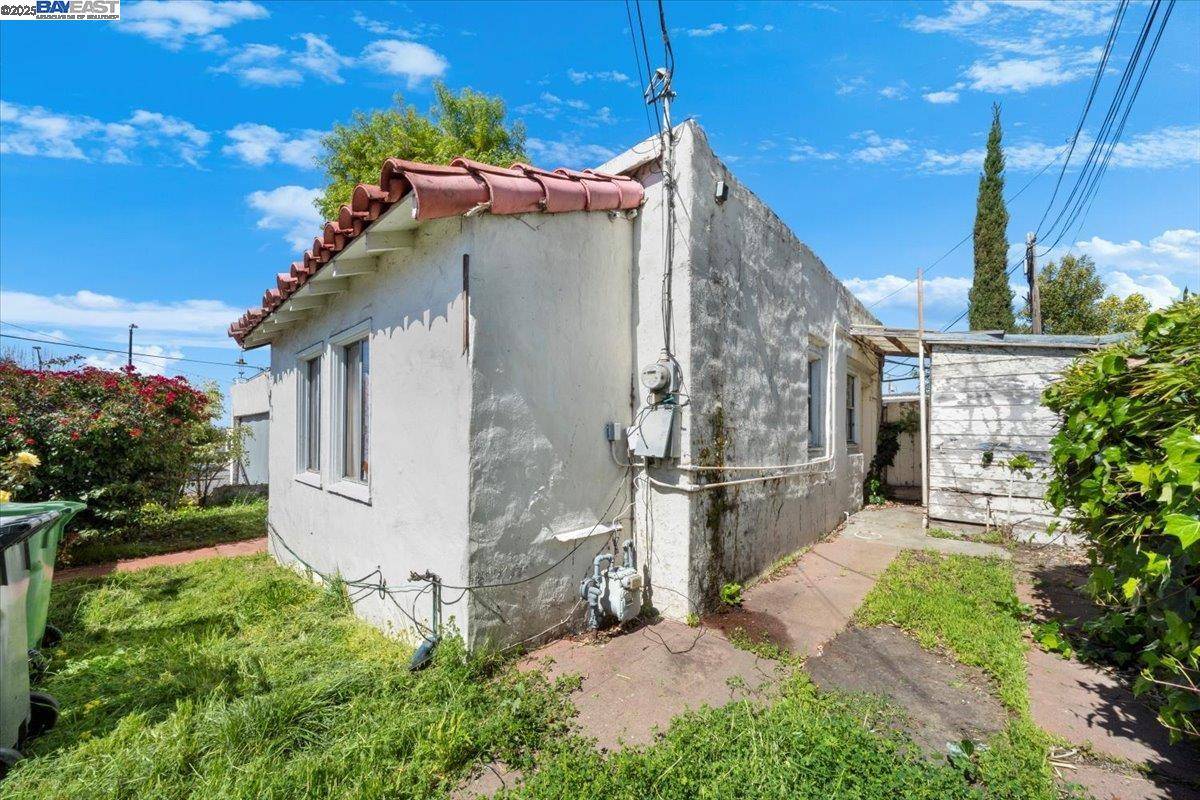 Oakland, CA 94619,3611 Loma Vista Ave
