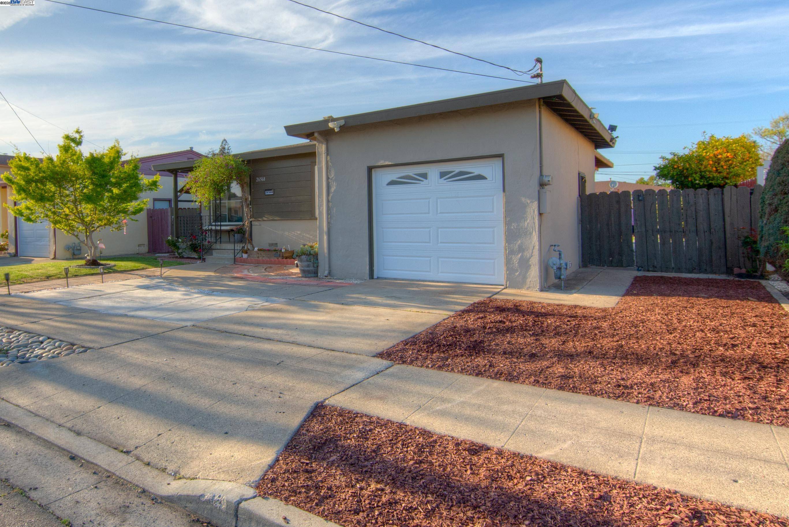 Hayward, CA 94544,26568 Flamingo Ave