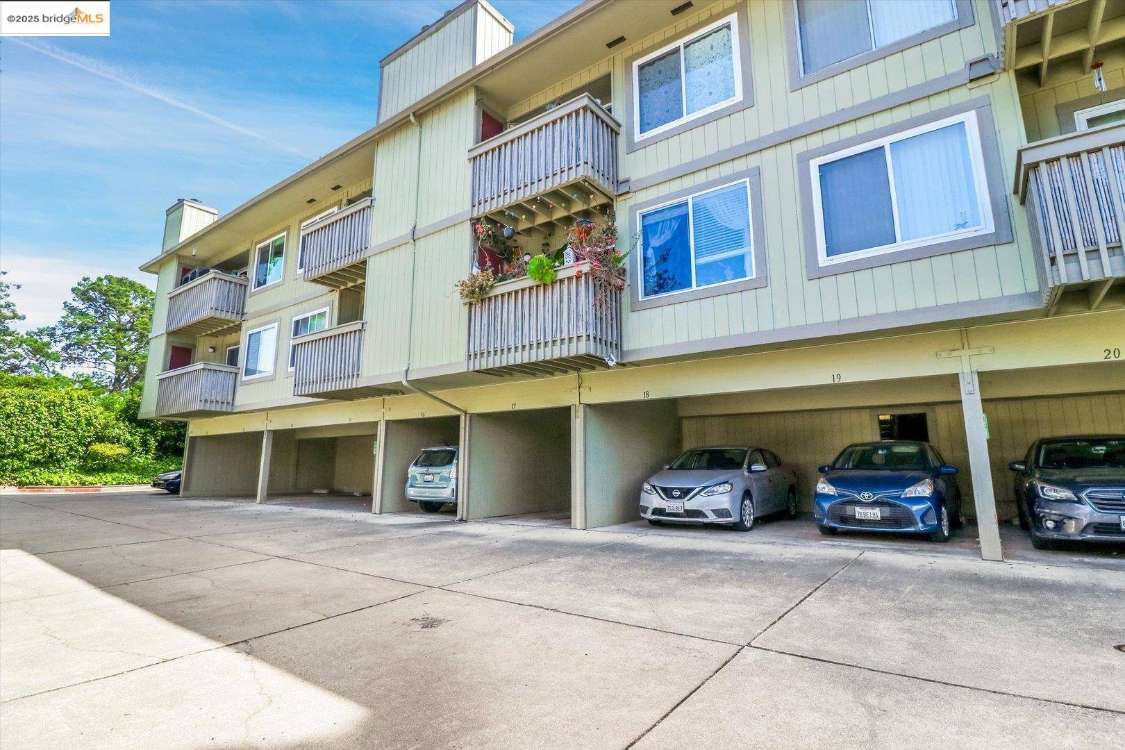 4174 San Pablo Dam RD #APT B, El Sobrante, CA 94803