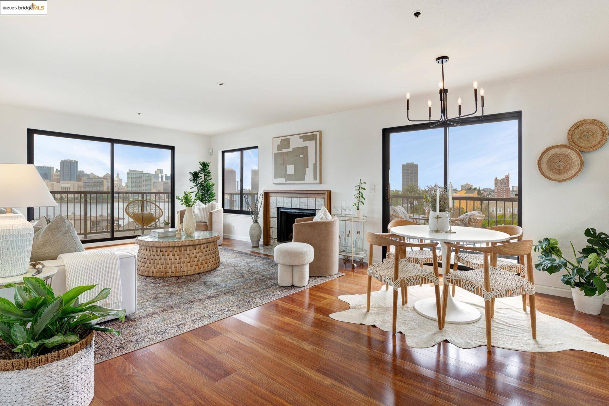 322 Hanover Ave #401, Oakland, CA 94606