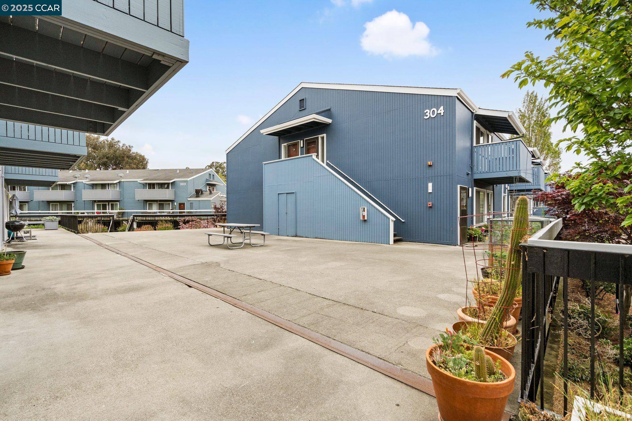 1126 Cherry Ave #104, San Bruno, CA 94066