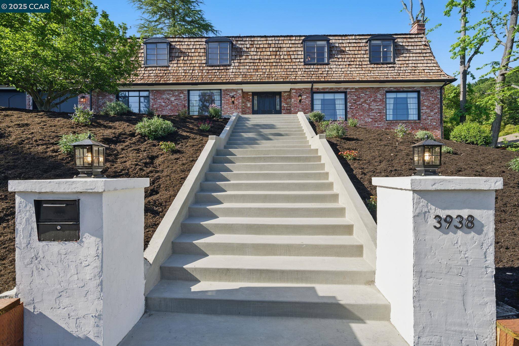 3938 Los Arabis Dr, Lafayette, CA 94549