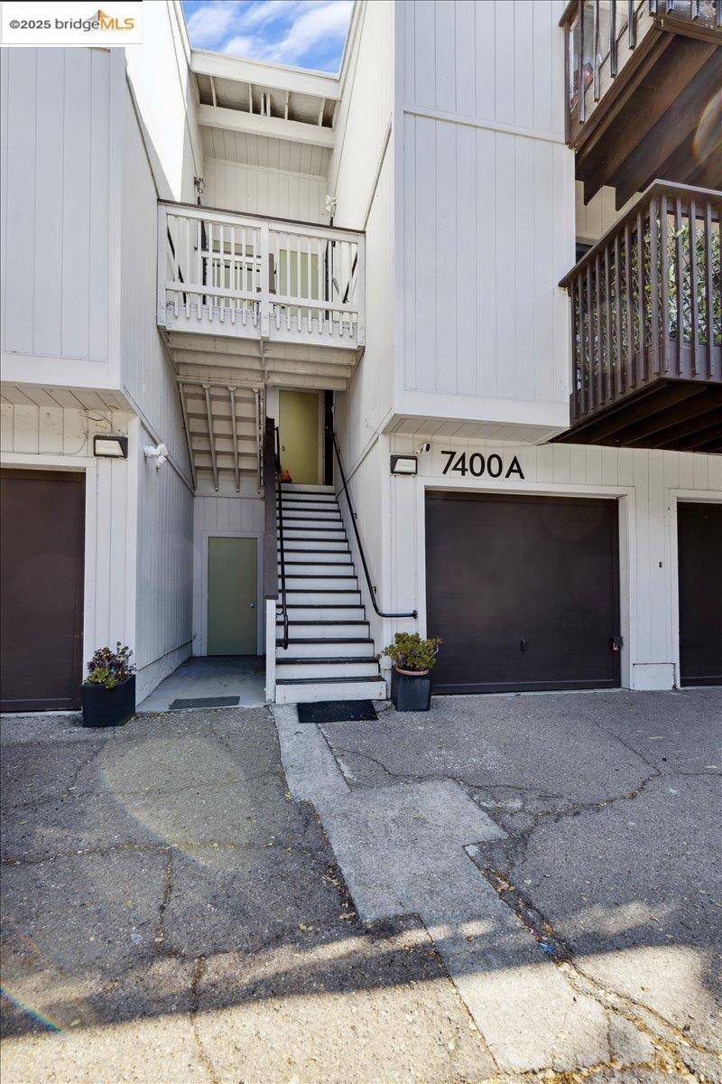 Oakland, CA 94605,7400 Mountain Blvd