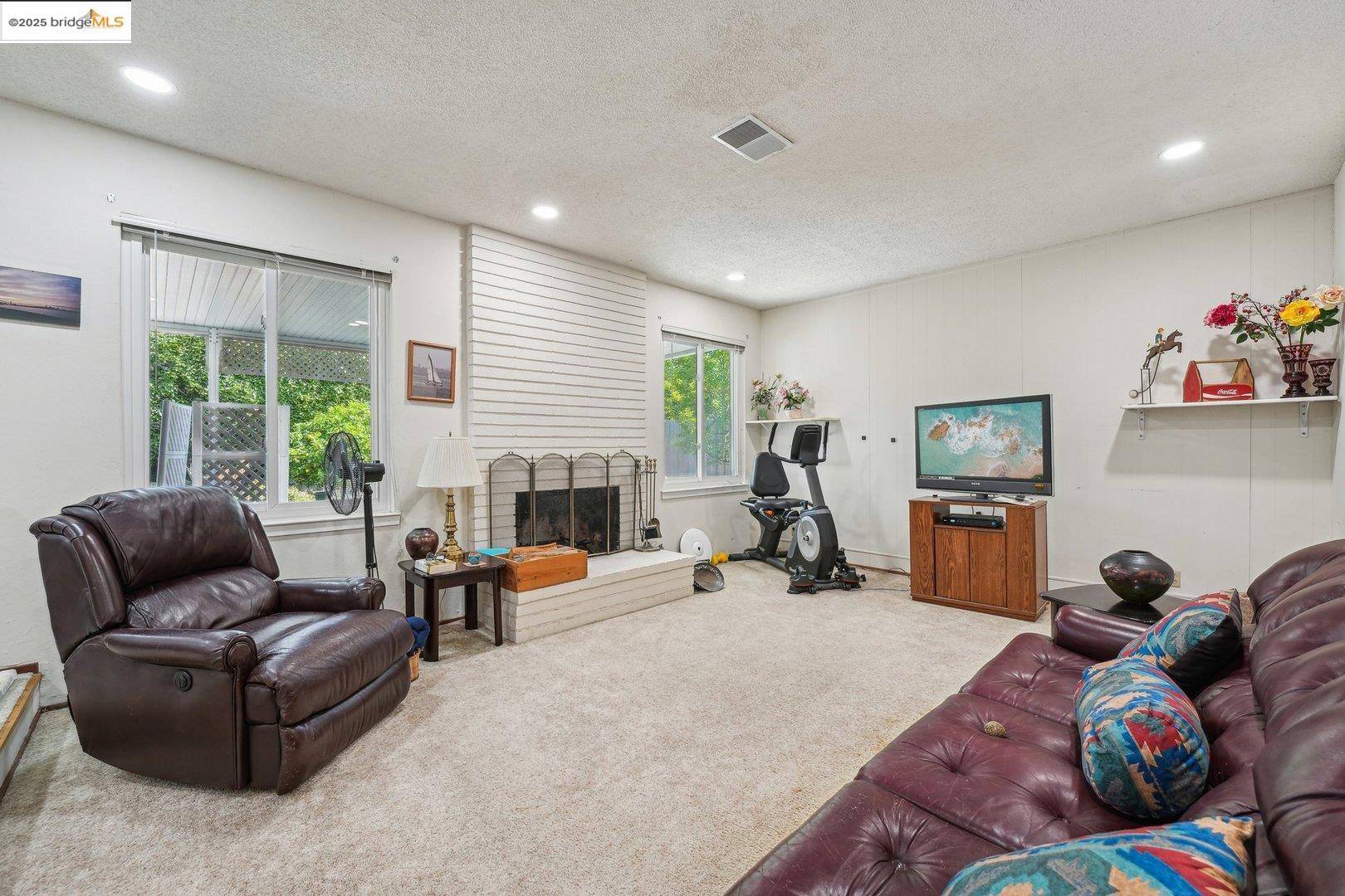 San Pablo, CA 94806,2092 Cypress AVE