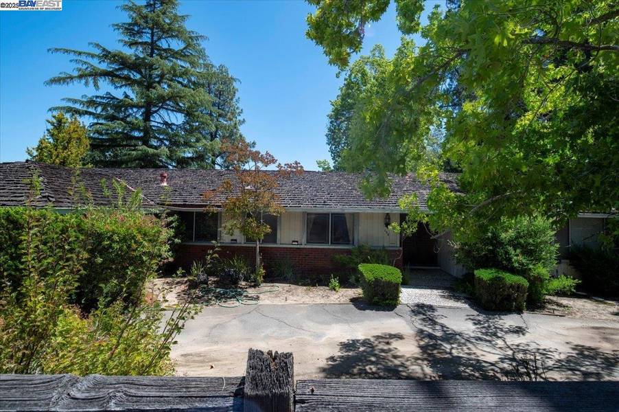 196 Crest Ave, Alamo, CA 94507