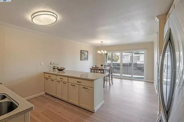 San Leandro, CA 94577,14015 Doolittle Drive