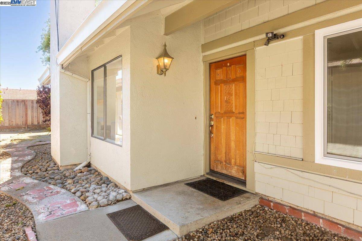 Union City, CA 94587,32948 Soquel St