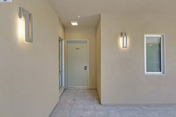 San Carlos, CA 94070,520 El Camino Real #308