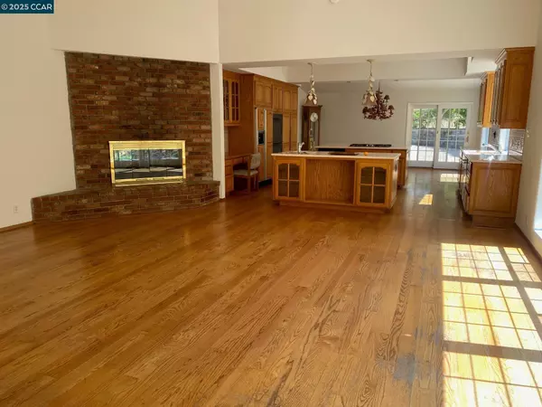 Martinez, CA 94553,4983 Milden Rd