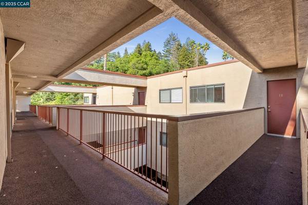 Walnut Creek, CA 94596,1600 Carmel Drive #15