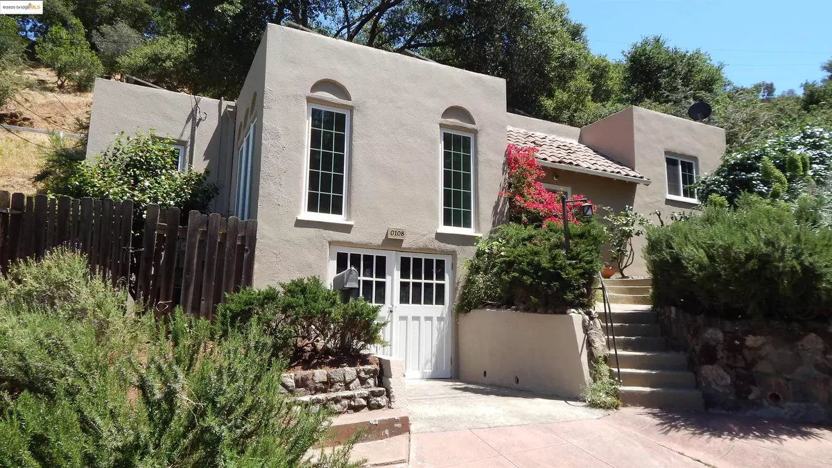 Martinez, CA 94553,0108 Green St