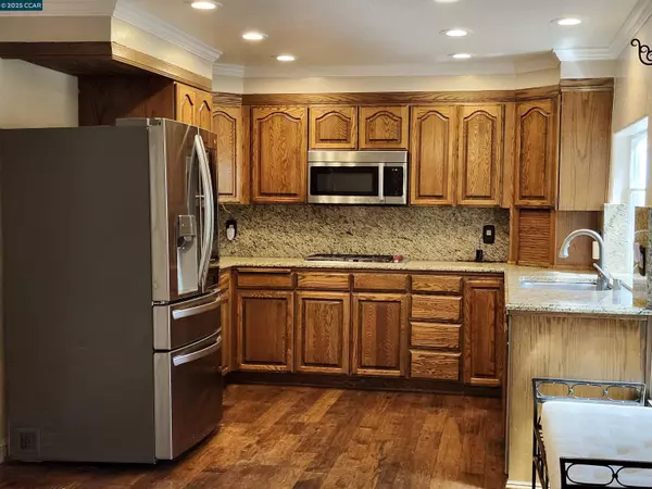 Martinez, CA 94553,312 Wildcroft Dr